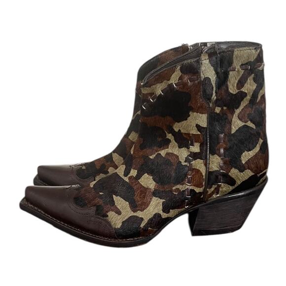 Tony Lama Anahi Camo Ankle Snip Toe Cowboy Boots Size 9B - Picture 2 of 13
